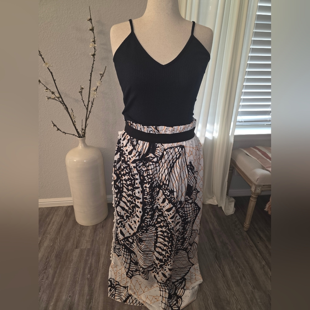 Elegant Black and White Patterned Skirt Or Swimsuit  Coverup
